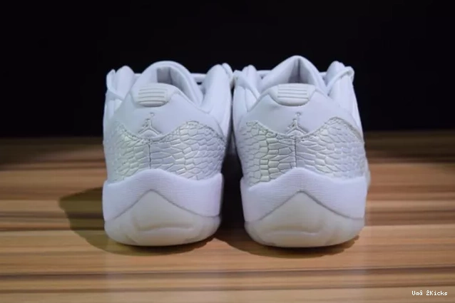 Heiress 6257 Jordan 715 White 897331- Bold Frost Low Air 11 0720
